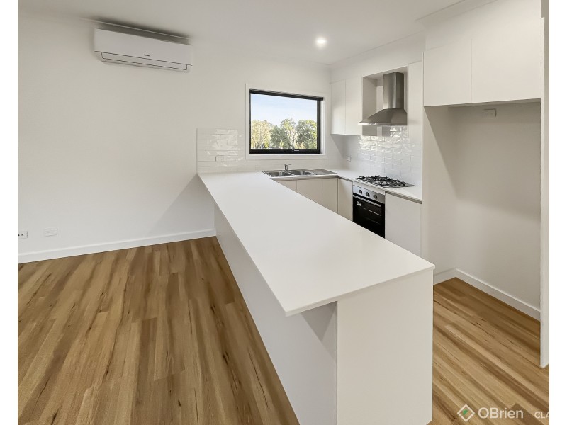 3/8 Lampard Road, Drouin VIC 3818