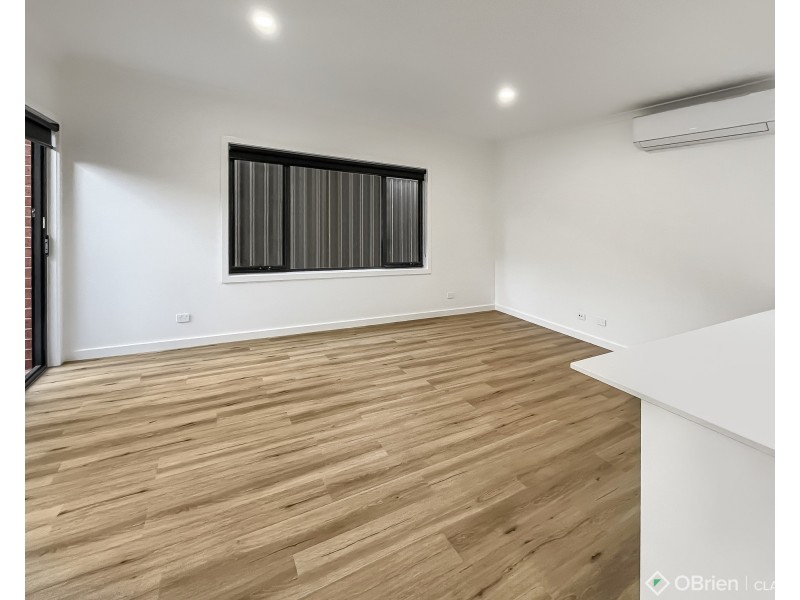 3/8 Lampard Road, Drouin VIC 3818