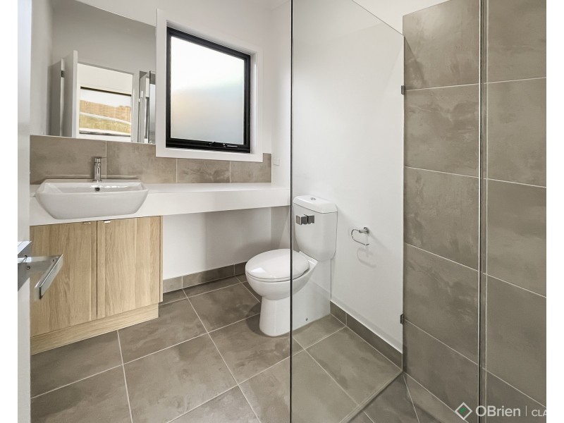 3/8 Lampard Road, Drouin VIC 3818