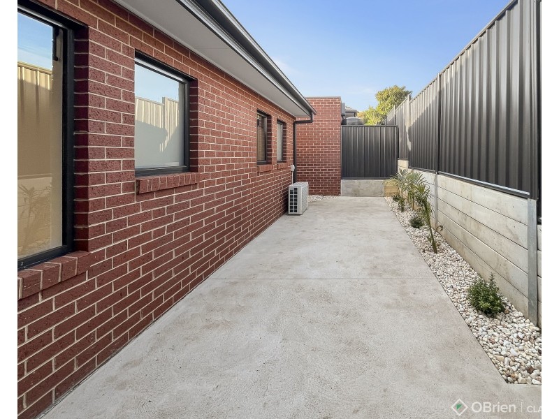 3/8 Lampard Road, Drouin VIC 3818