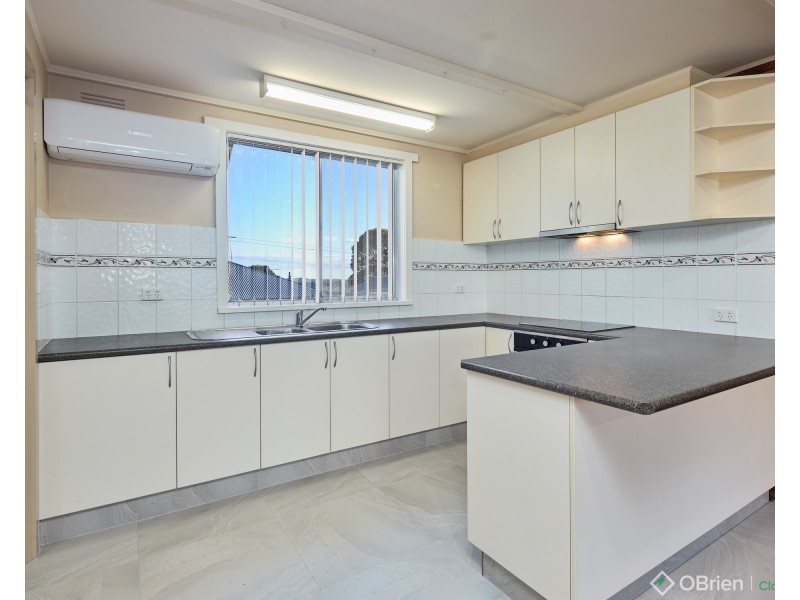 3/6 Railway Avenue, Drouin VIC 3818