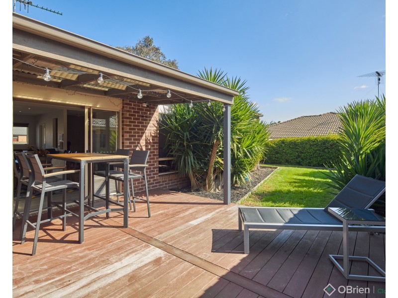 27 Rivendale Crescent, Drouin VIC 3818
