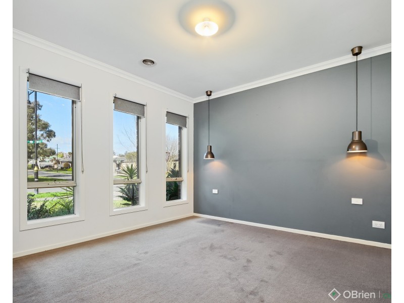 27 Rivendale Crescent, Drouin VIC 3818