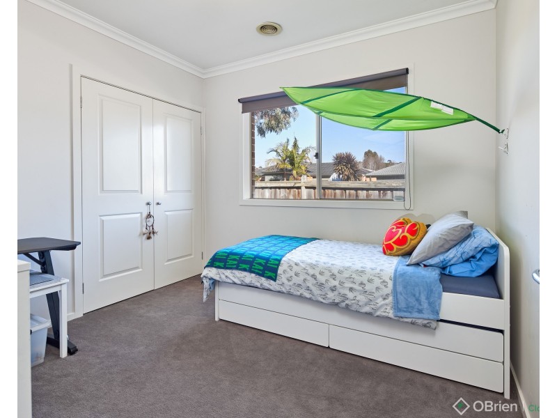 27 Rivendale Crescent, Drouin VIC 3818
