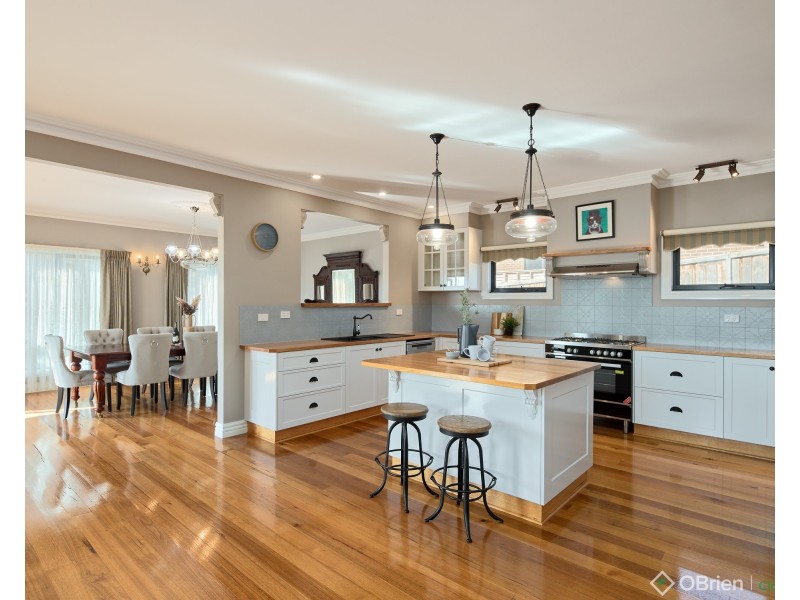 18 Nursery Rise, Warragul VIC 3820