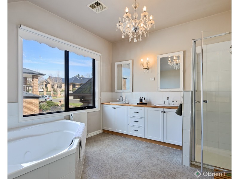 18 Nursery Rise, Warragul VIC 3820