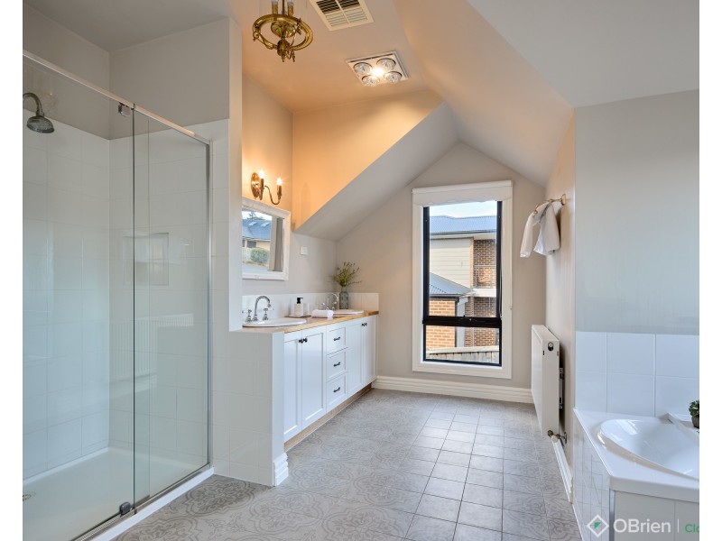 18 Nursery Rise, Warragul VIC 3820