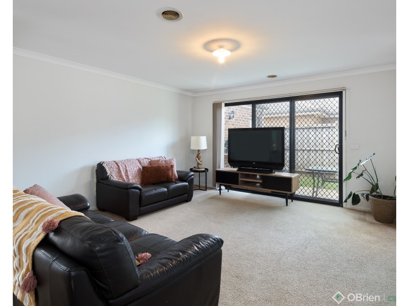 33 Lyndhurst Square, Drouin VIC 3818