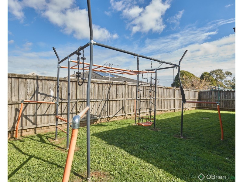33 Lyndhurst Square, Drouin VIC 3818