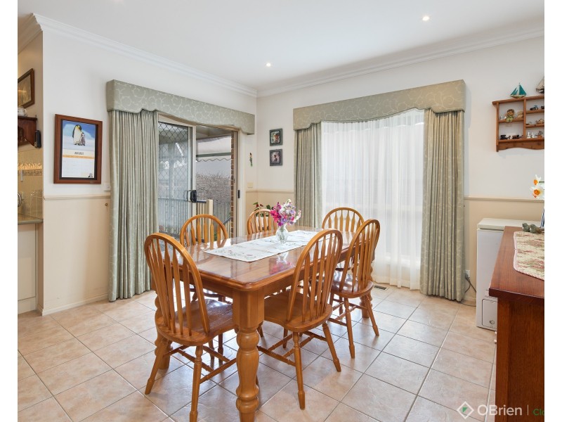 19 Mountain Vista Court, Drouin VIC 3818