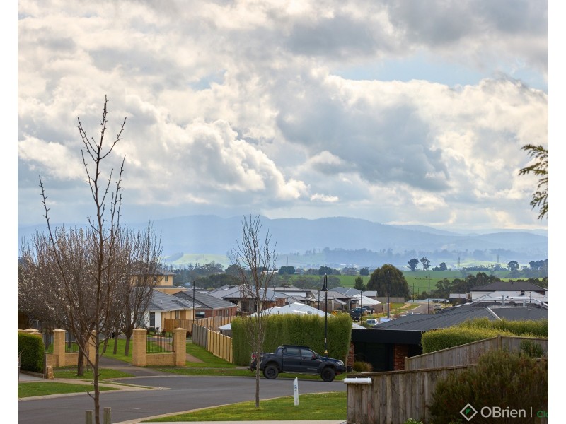 19 Mountain Vista Court, Drouin VIC 3818