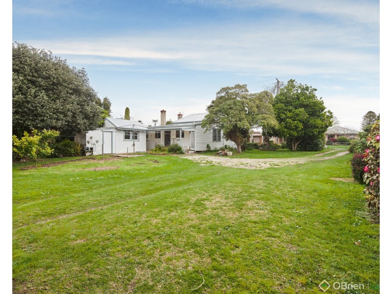 6 Hopetoun Road, Drouin VIC 3818
