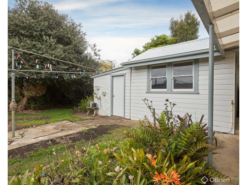 6 Hopetoun Road, Drouin VIC 3818