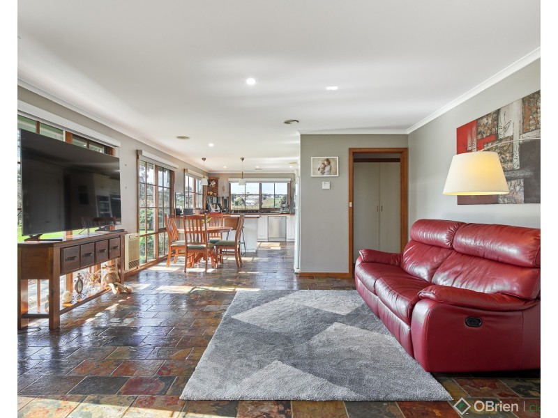 72B Weebar Road, Drouin VIC 3818
