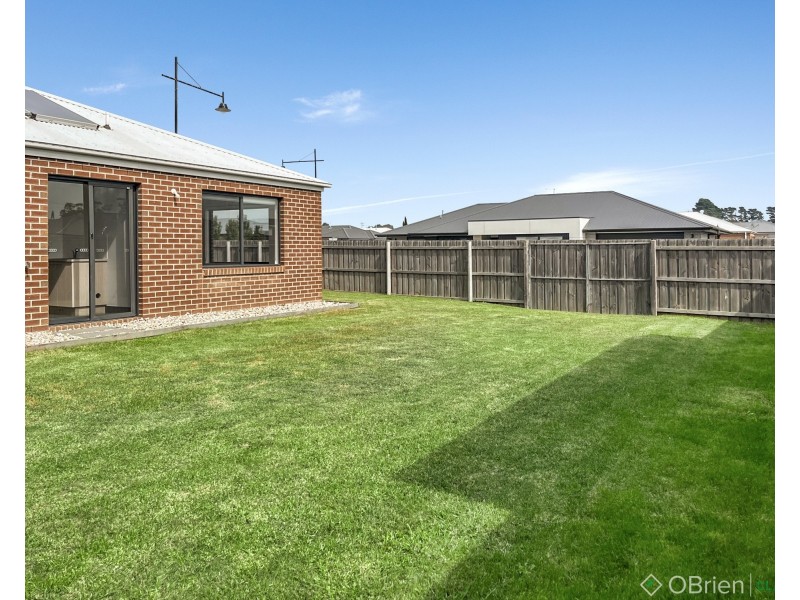 8 Angus Road, Traralgon VIC 3844