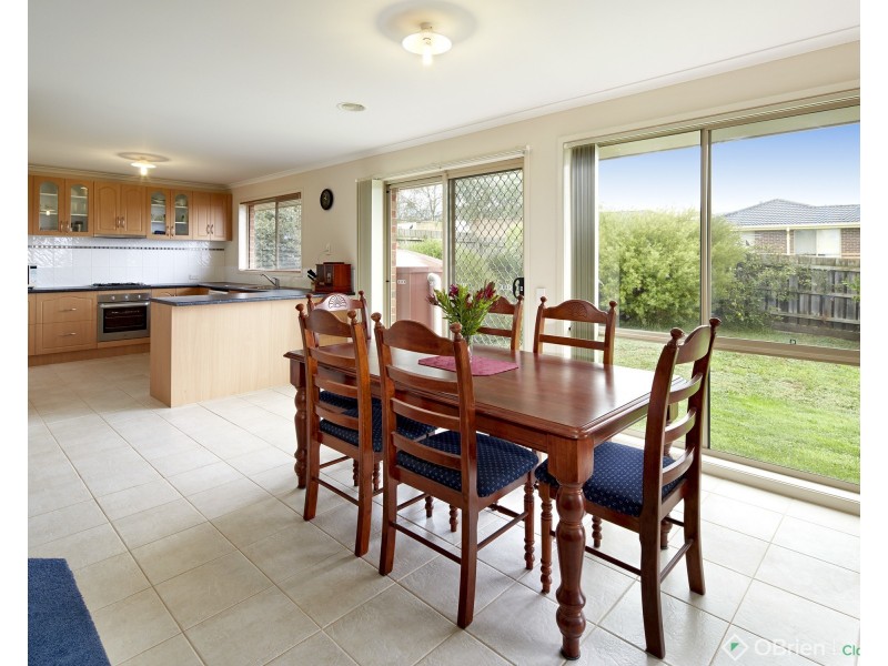 1 Cameron Court, Drouin VIC 3818