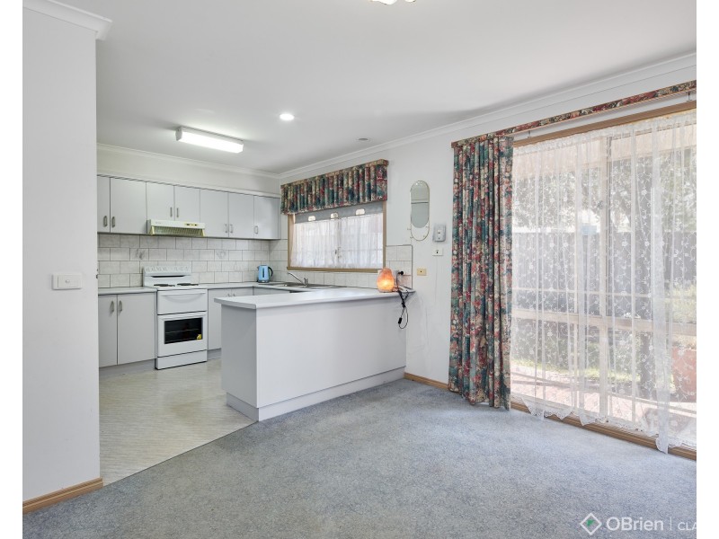 2/17 Grant Street, Drouin VIC 3818