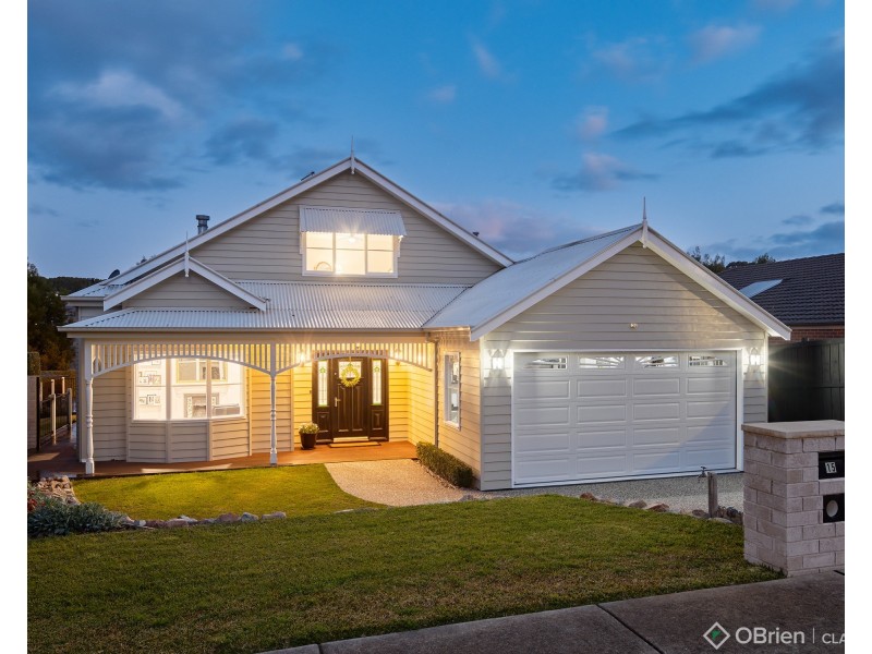 15 Samuel Drive, Drouin VIC 3818