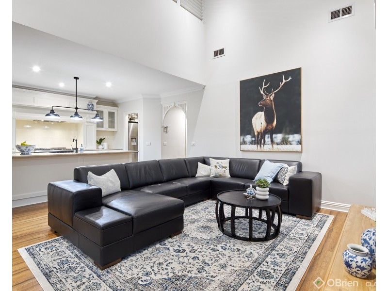 15 Samuel Drive, Drouin VIC 3818