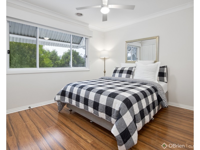 15 Samuel Drive, Drouin VIC 3818