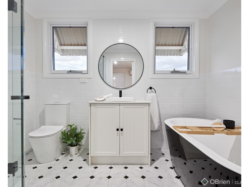 15 Samuel Drive, Drouin VIC 3818