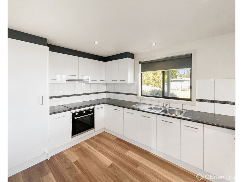 7 Ellinbank Street, Newborough VIC 3825