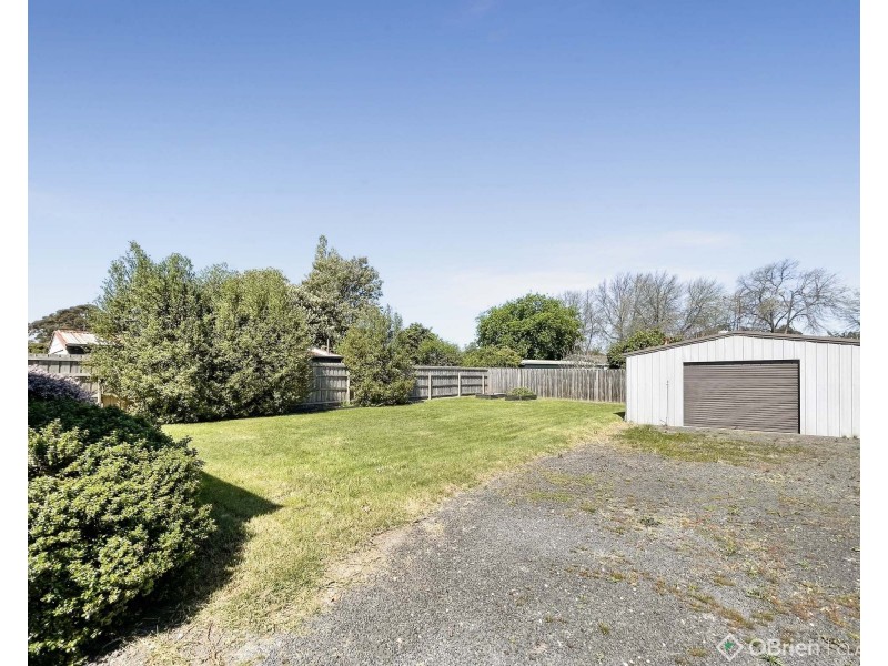 7 Ellinbank Street, Newborough VIC 3825