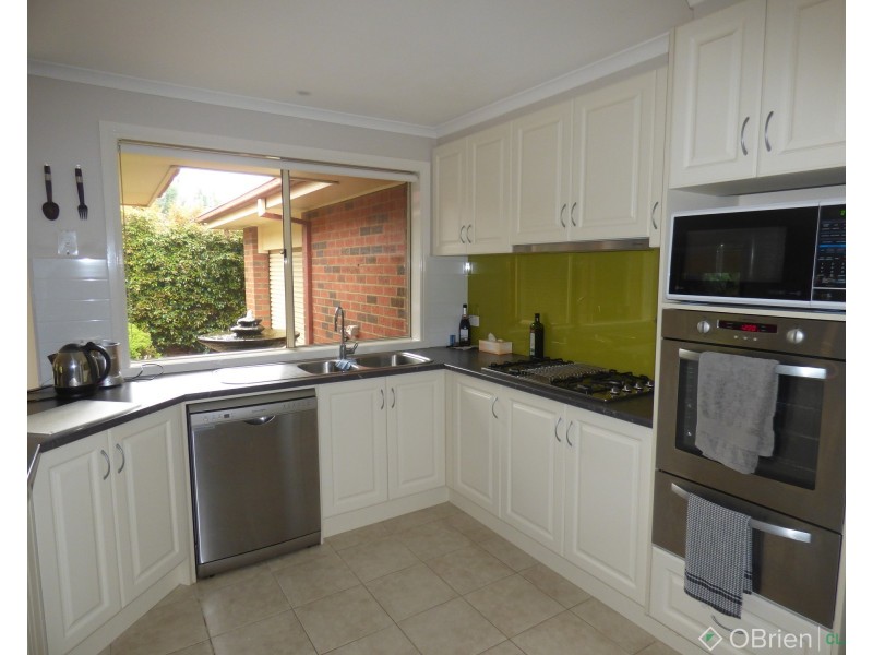 27 Glendon Drive, Warragul VIC 3820