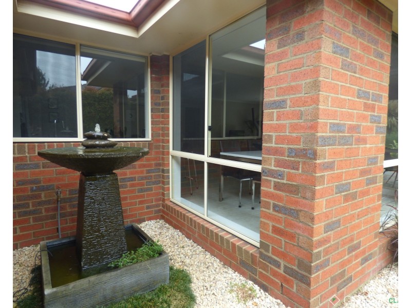 27 Glendon Drive, Warragul VIC 3820