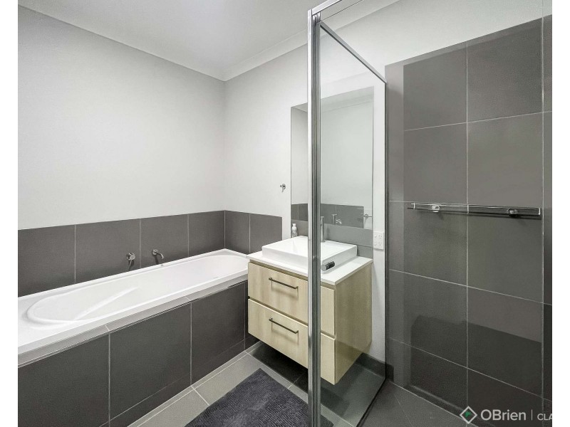 1/16 McKindlay Street, Drouin VIC 3818