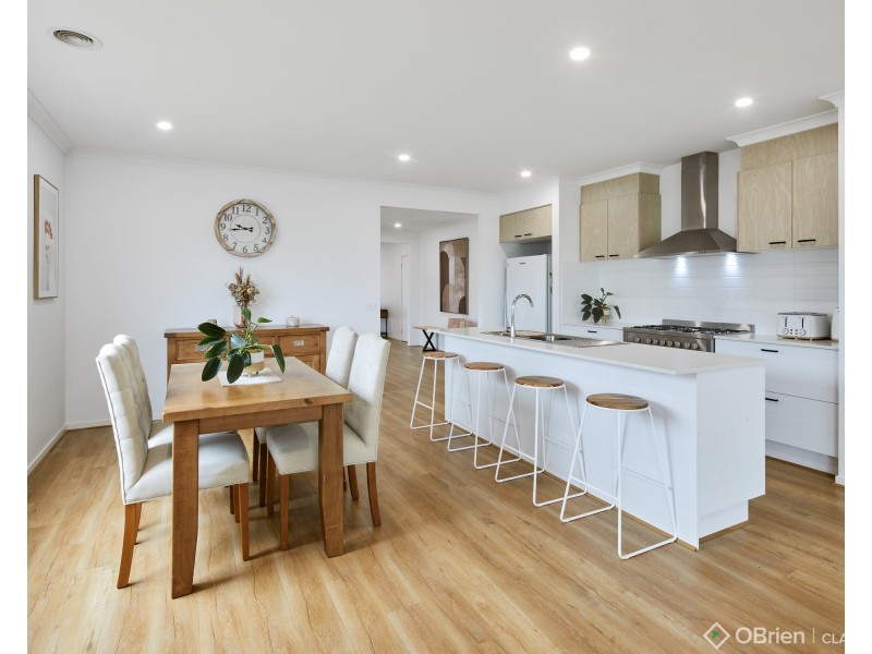 24 Hart Drive, Warragul VIC 3820