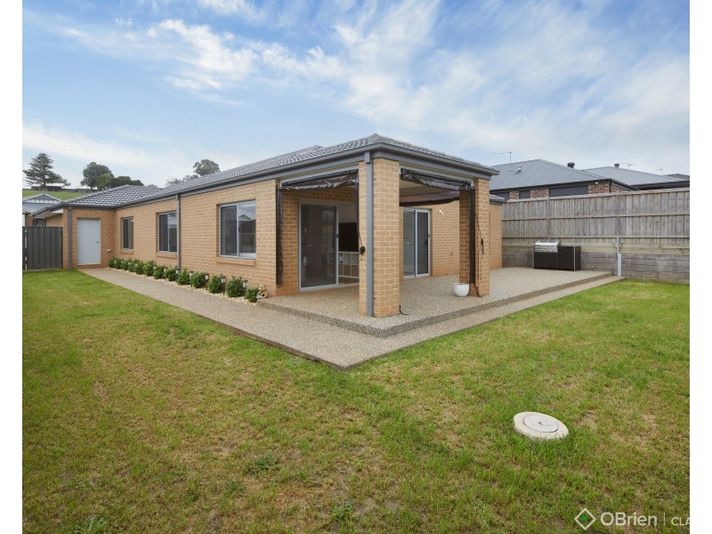 24 Hart Drive, Warragul VIC 3820