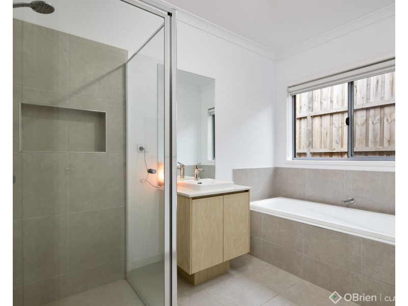 24 Hart Drive, Warragul VIC 3820