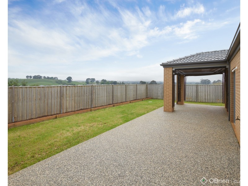 24 Hart Drive, Warragul VIC 3820