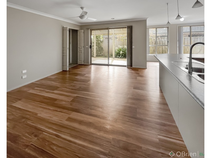 34 Lyndhurst Square, Drouin VIC 3818