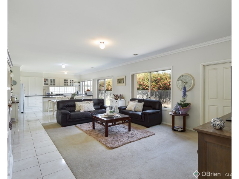 12 Todman Street, Drouin VIC 3818