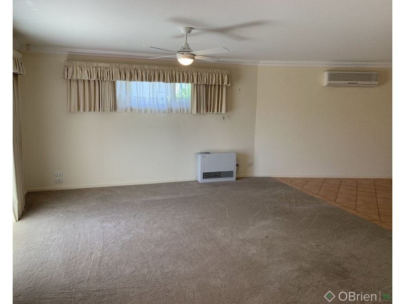 9 Rees Close, Drouin VIC 3818