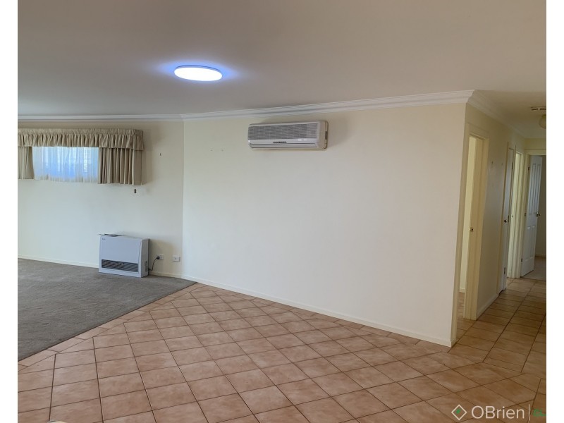 9 Rees Close, Drouin VIC 3818