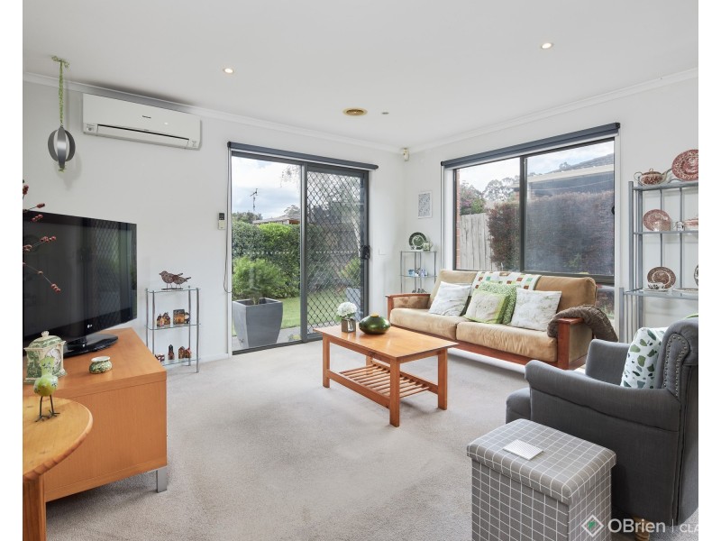 1 Rowan Walk, Drouin VIC 3818