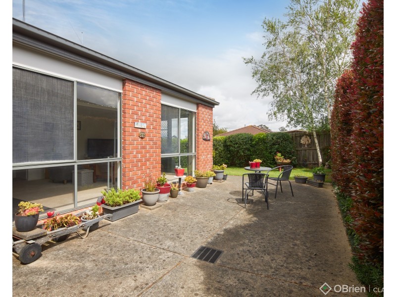 1 Rowan Walk, Drouin VIC 3818