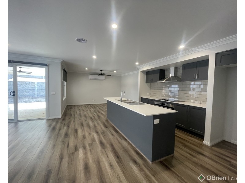 14 Tambo Drive, Warragul VIC 3820