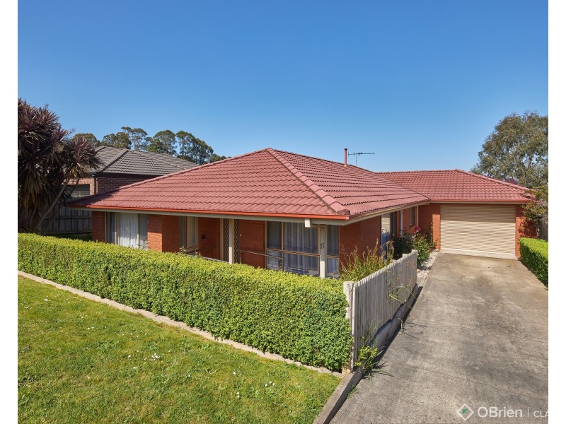 11 Hatfield Drive, Drouin VIC 3818