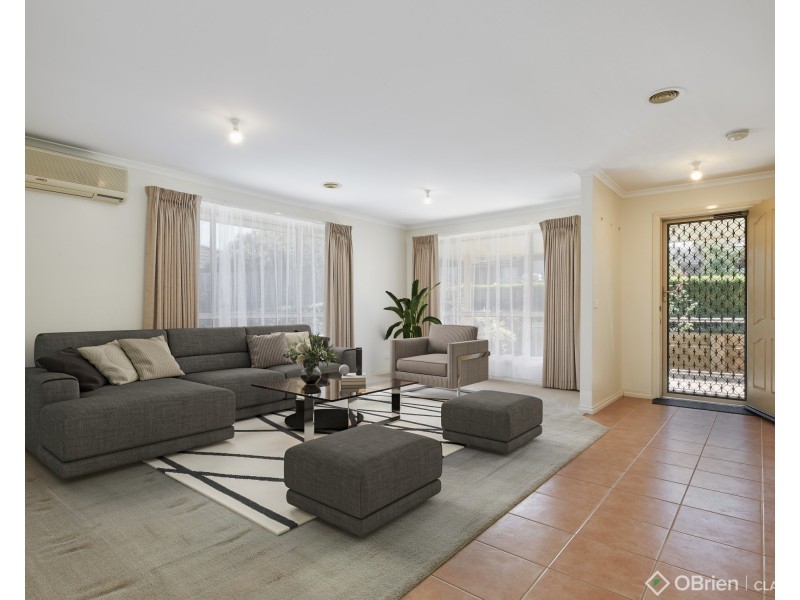 11 Hatfield Drive, Drouin VIC 3818