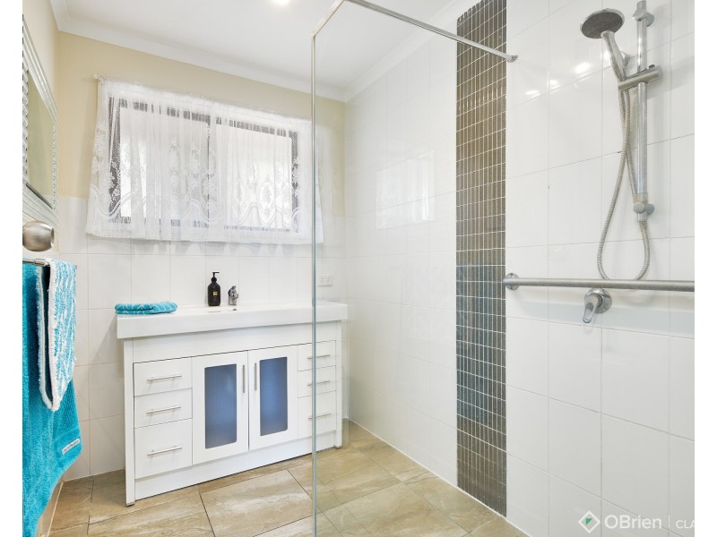 1/3 Neerim Street, Drouin VIC 3818