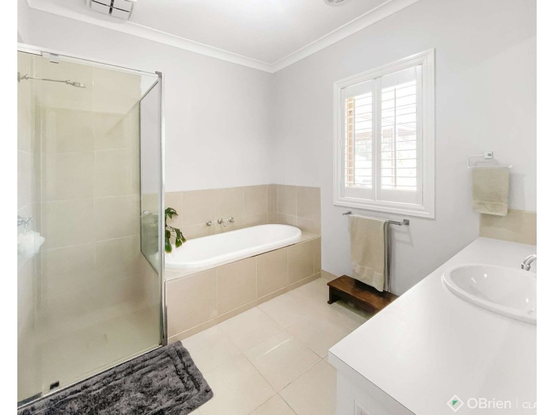 21 Drovers Close, Drouin VIC 3818