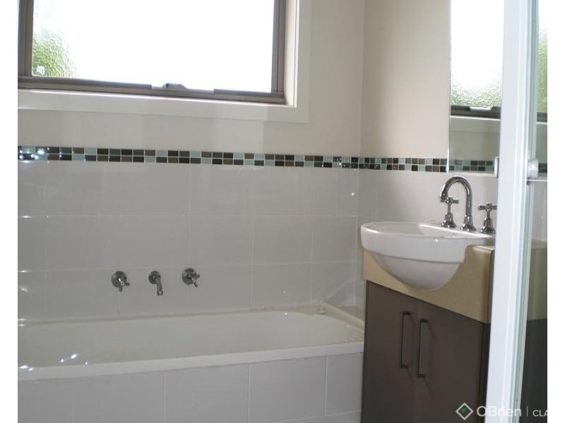 2/8 Mouritz Street, Warragul VIC 3820