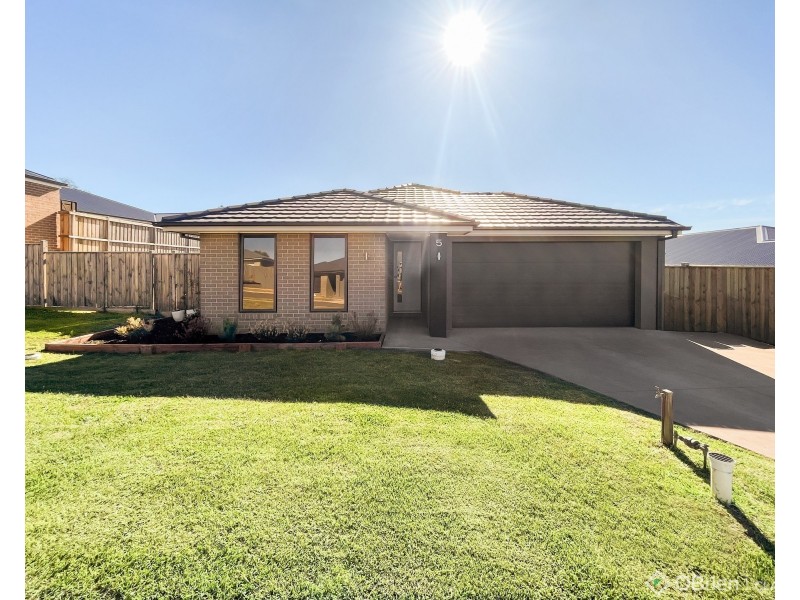 5 County Drive, Drouin VIC 3818