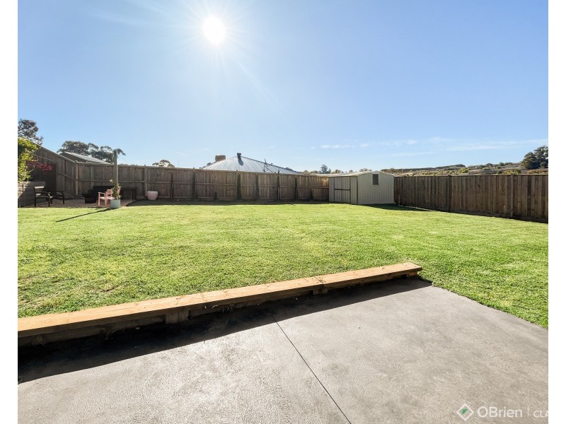 5 County Drive, Drouin VIC 3818