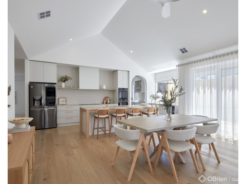 7 Magnolia Way, Warragul VIC 3820