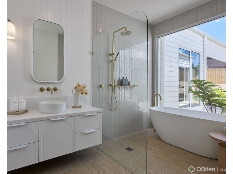 7 Magnolia Way, Warragul VIC 3820